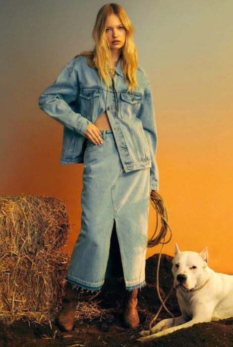 JUPE MIDI EN JEAN KUWALLA TEE BLEU CLAIR