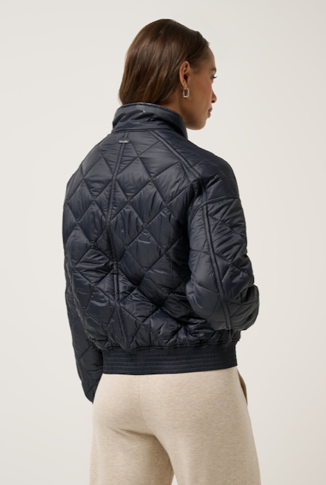 TravisMathew Lights at Night Quilted Jacket - Obsidian
