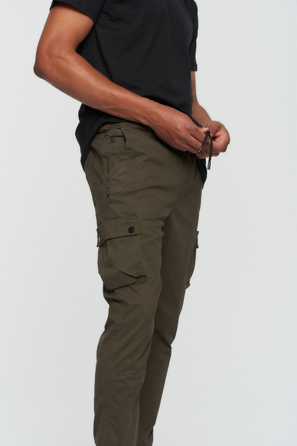 CAMISETA KUWALLA CARGO JOGGER EJÉRCITO