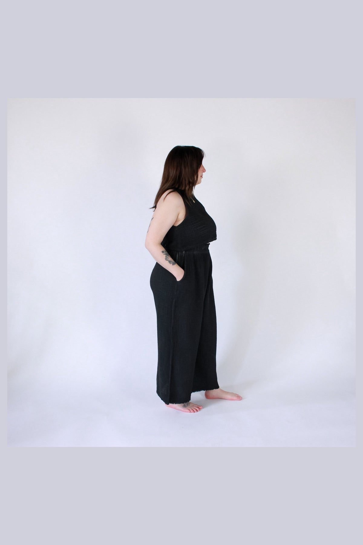 Pokoloko Crinkle Keyhole Tank Top in Black