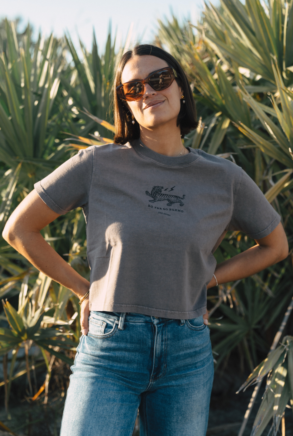 Casa Costera So Far So Bueno women's organic cotton crop tee in Grey