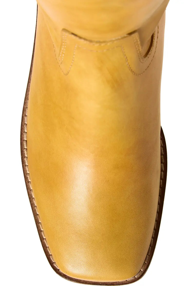 Malvados Ronnie boots in Amber – toe detail