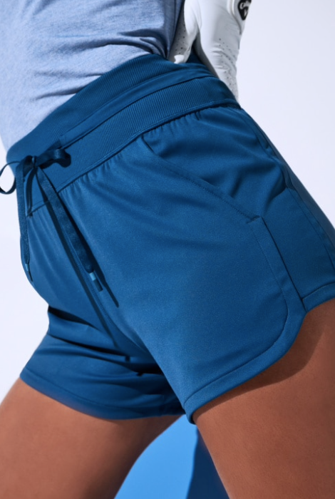 TRAVISMATHEW WOMENS MOVEKNIT TIE SHORTS MIDNIGHT