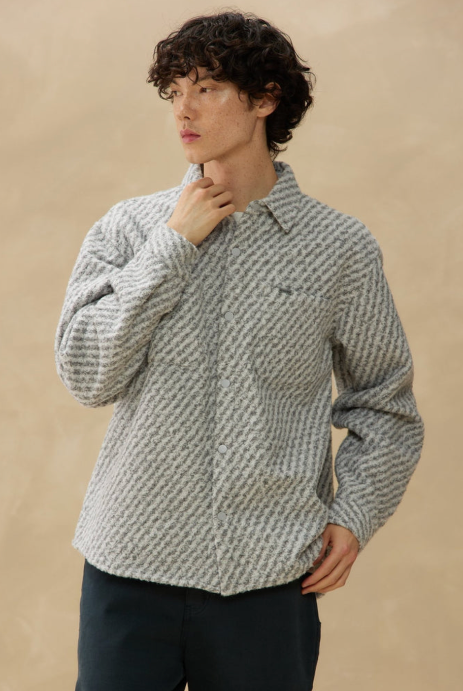 CHAQUETA CON CRUZ DE KUWALLA TEE - GRIS