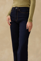 Camiseta Kuwalla de tiro alto en denim con efecto envejecido