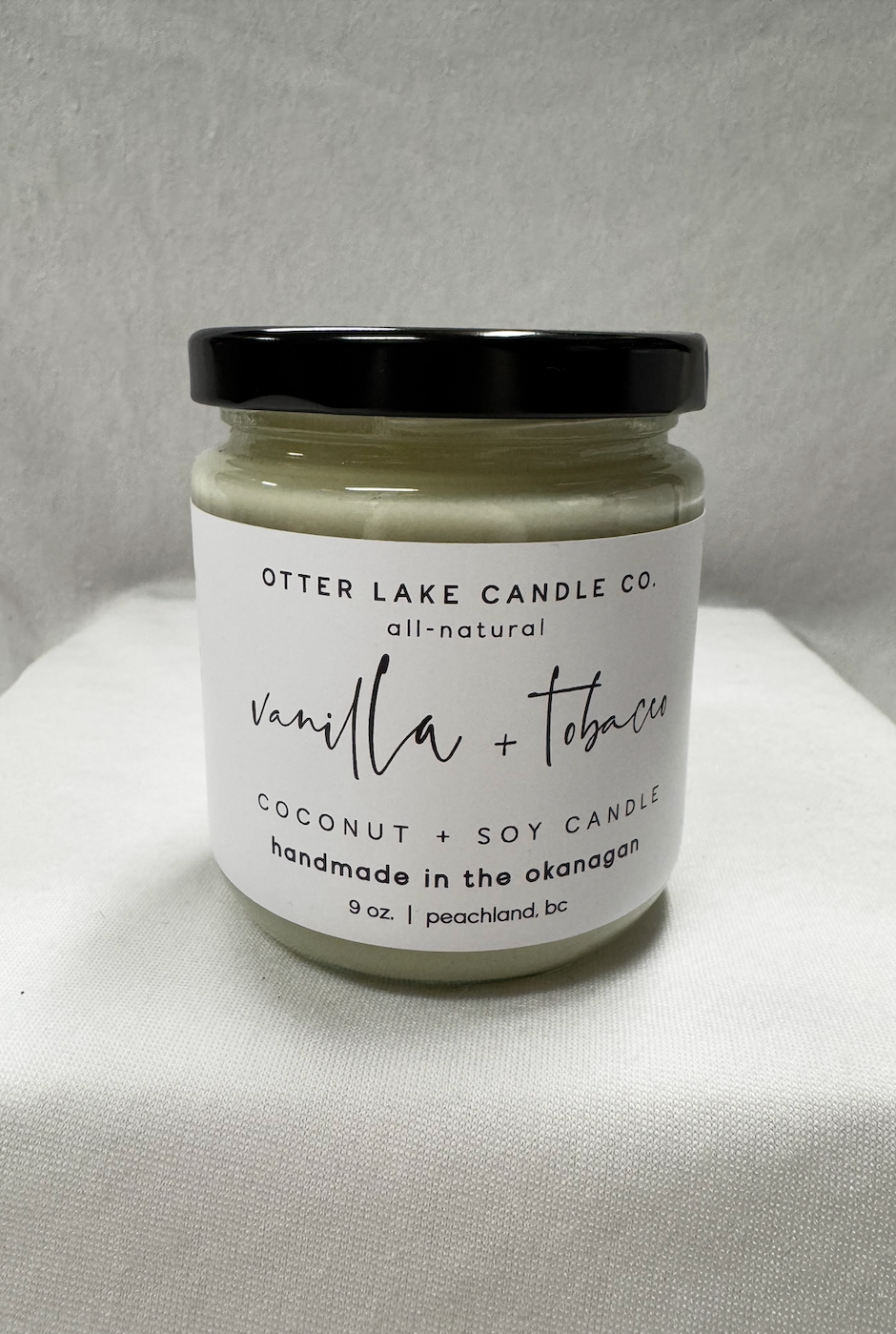 Otter Lake 9 Oz Candle Vanilla & Tobacco