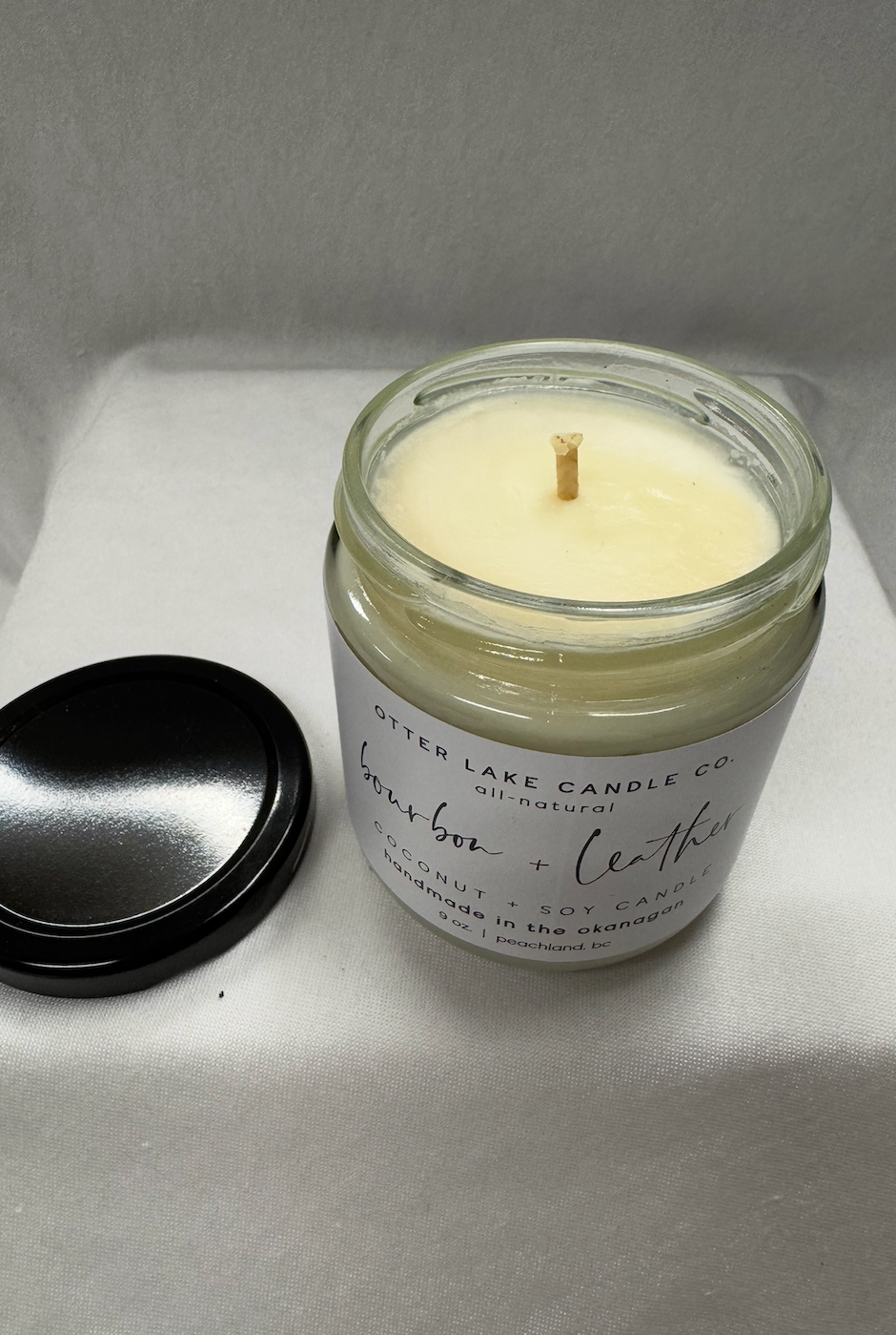 Otter Lake 9 Oz Candle Bourbon & Leather