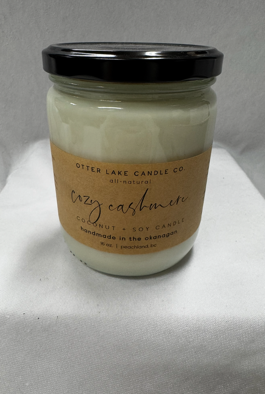 Otter Lake 16 Oz Candle Cozy Cashmere