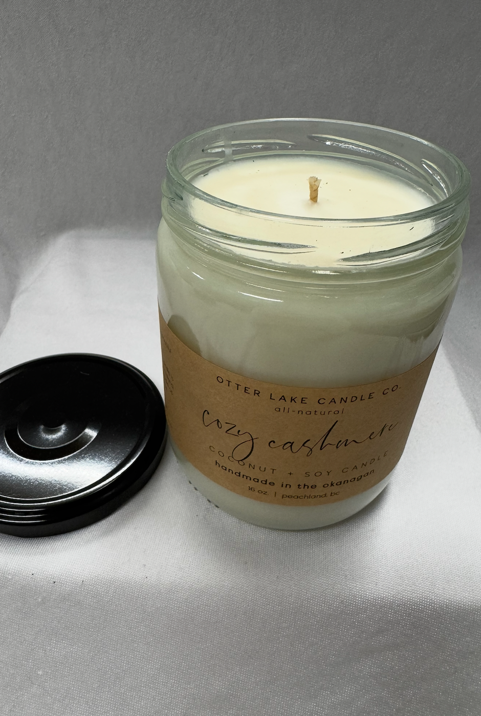 Otter Lake 16 Oz Candle Cozy Cashmere