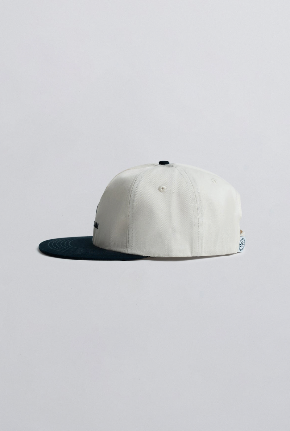 CHAMPLAIN CREAM ON NAVY HAT - ONE SIZE