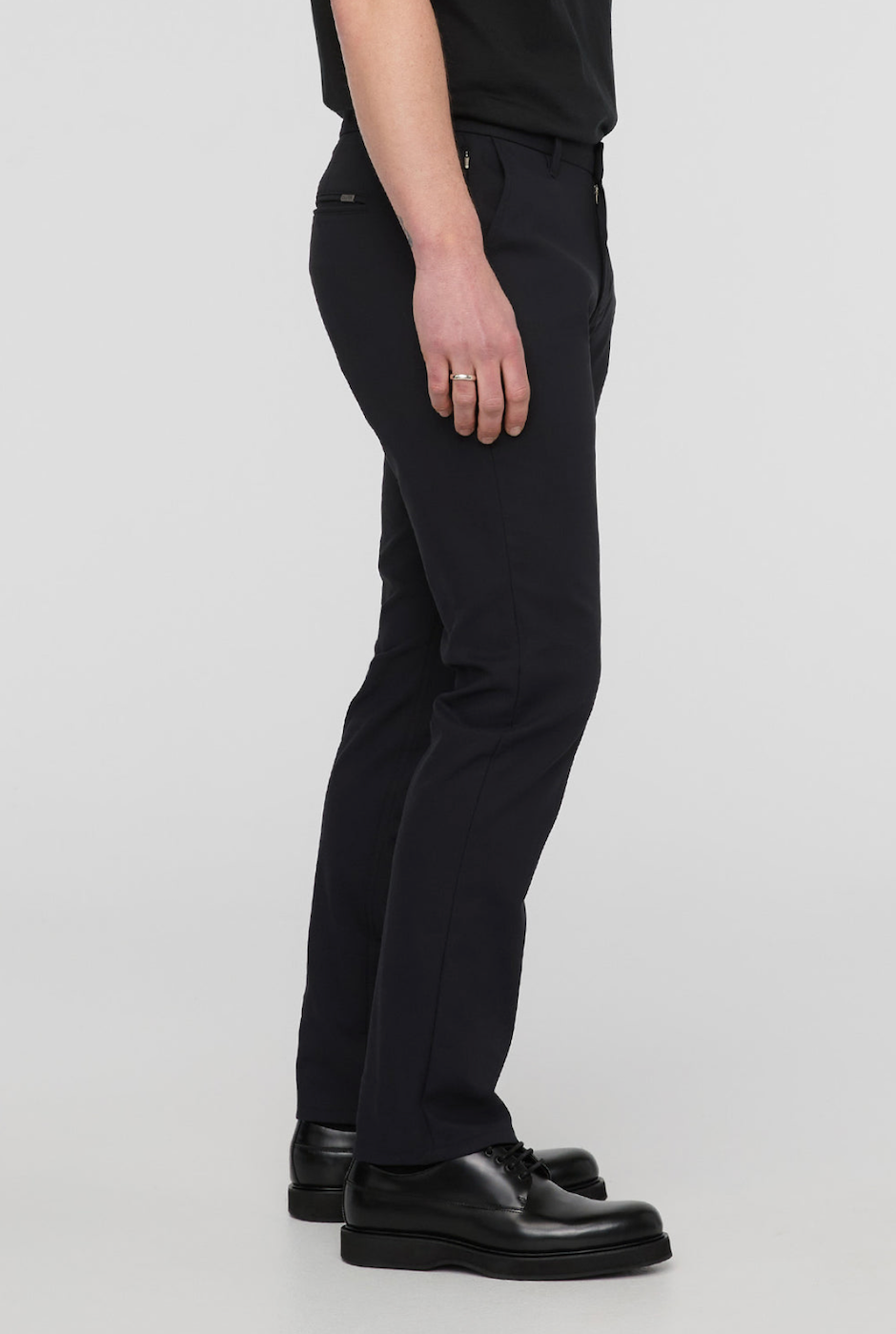 DUER NuStretch Relaxed Taper Trouser - Black