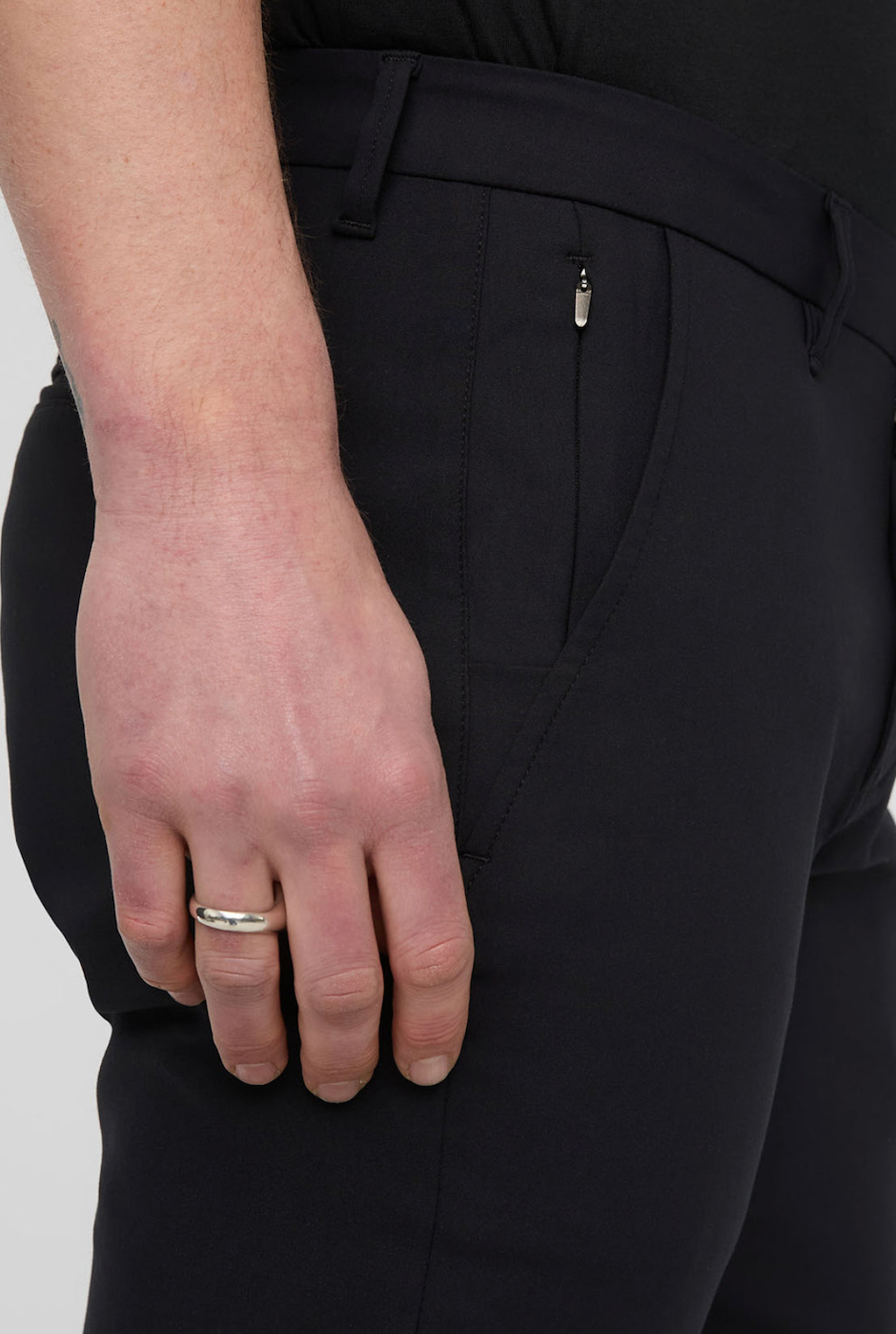 DUER NuStretch Relaxed Taper Trouser - Black