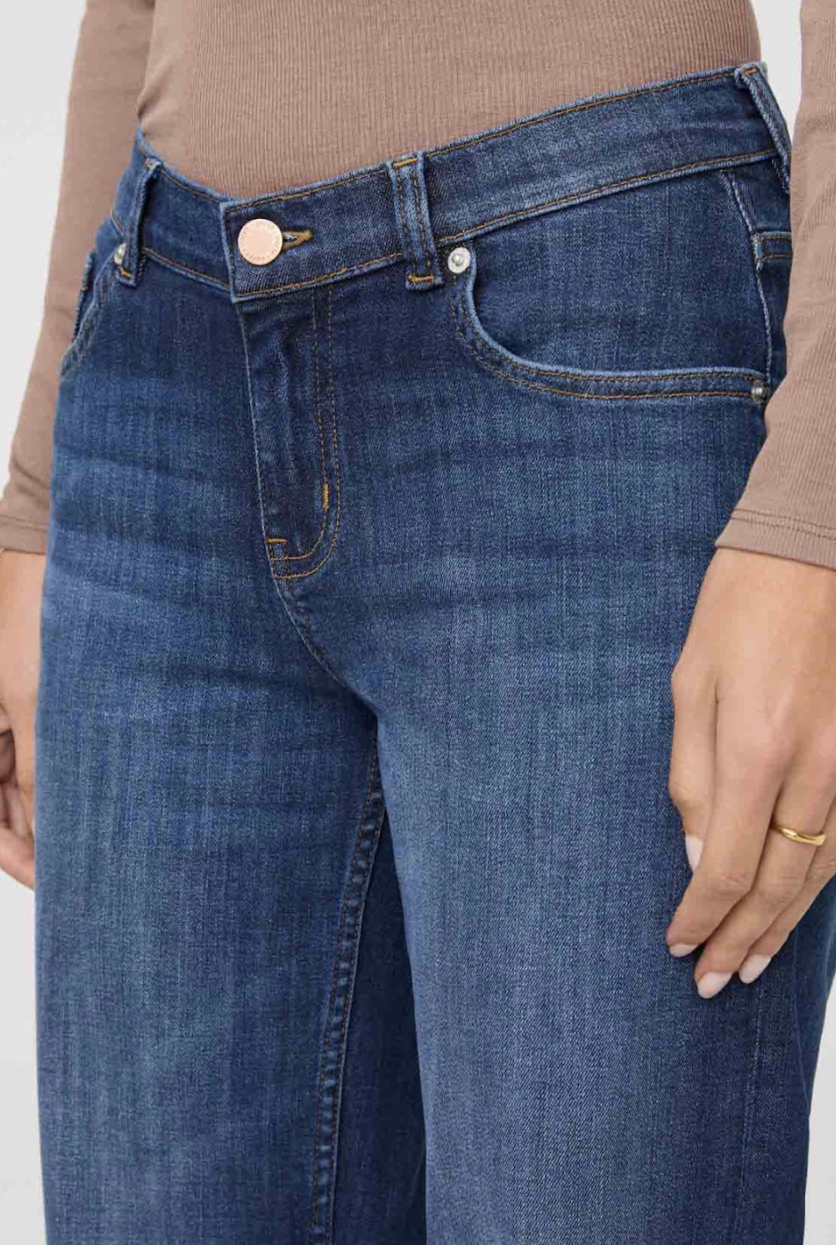 DUER Performance Denim Mid Rise Straight - Blue Cascade