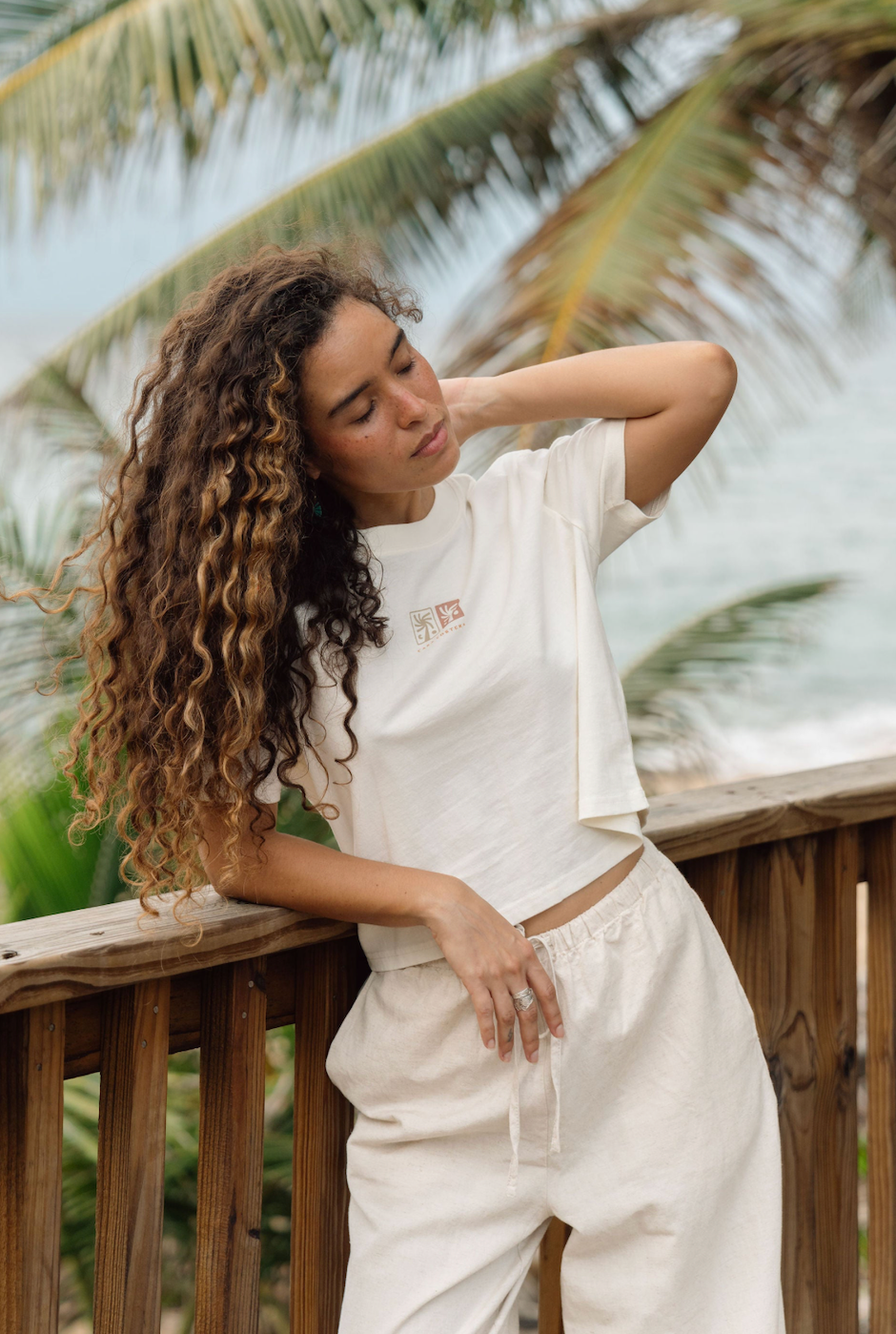 Casa Costera Palmera Crop Tee
