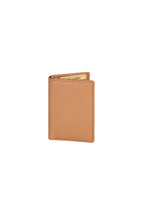 Greenwood Leather Jamaica card holder in Tan — closed front