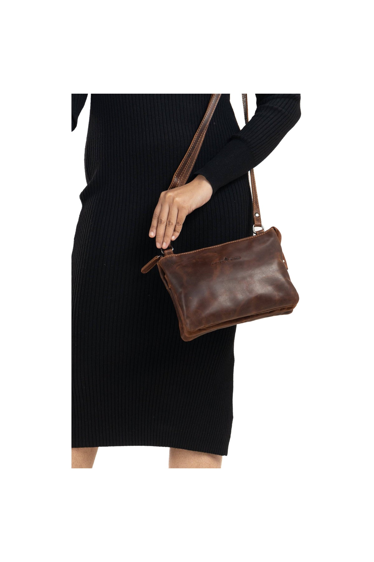 Greenwood Leather Mary shoulder bag in Sandal — worn over the shoulder