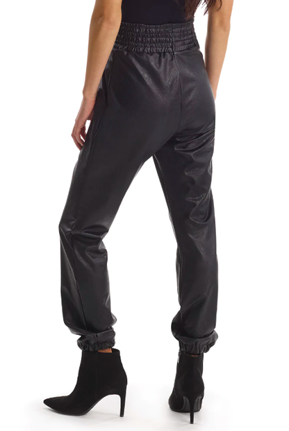 COMMANDO FAUX LEATHER SMOCKED JOGGER BLACK